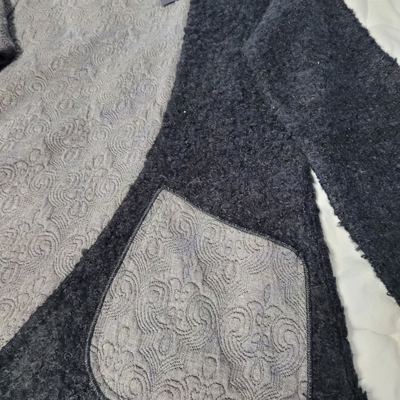 BNWT Minkas medium sweater - Picture 2 of 3